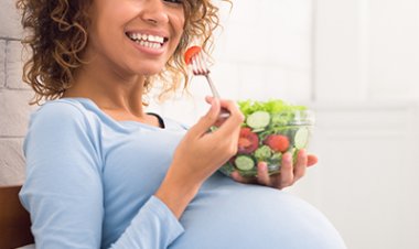 A Guide on What to Eat During Pregnancy